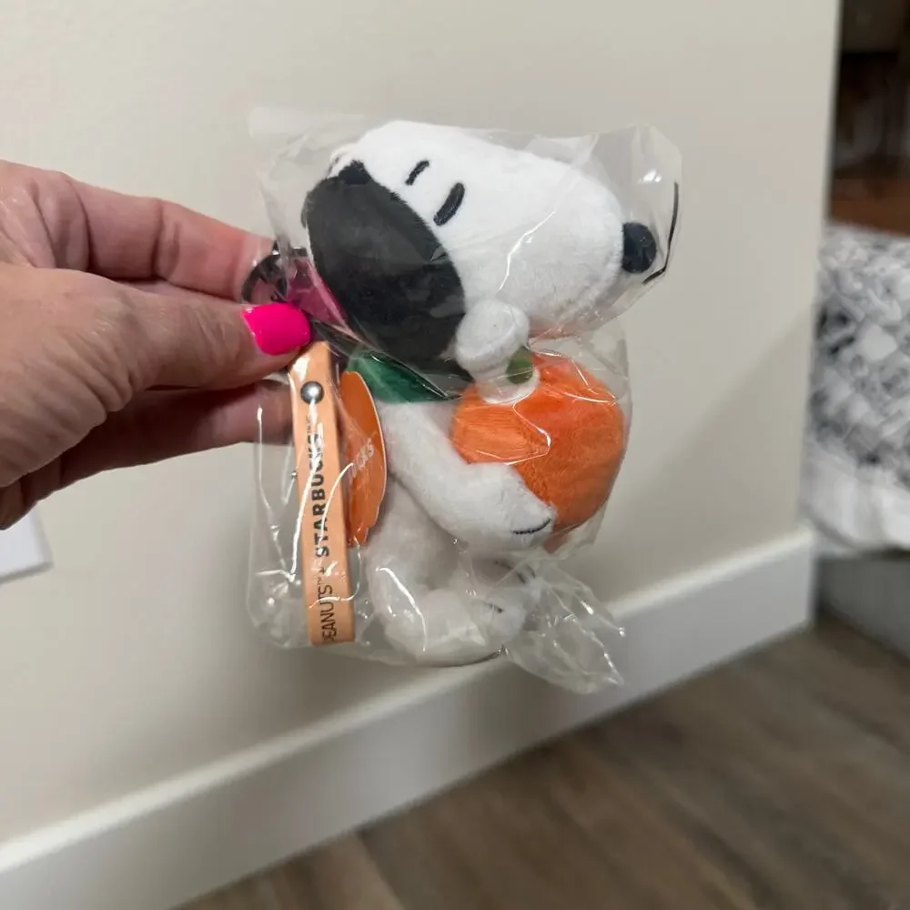 Starbucks x Peanuts Collab Snoopy Keychain Bag Charm Fall 2026